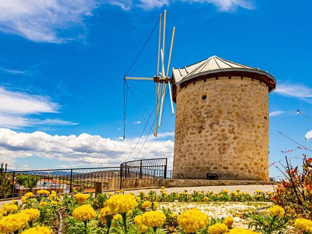 Salda Gölü Pamukkale Çeşme Alaçatı Turu 1 Gece Otel Konaklaması